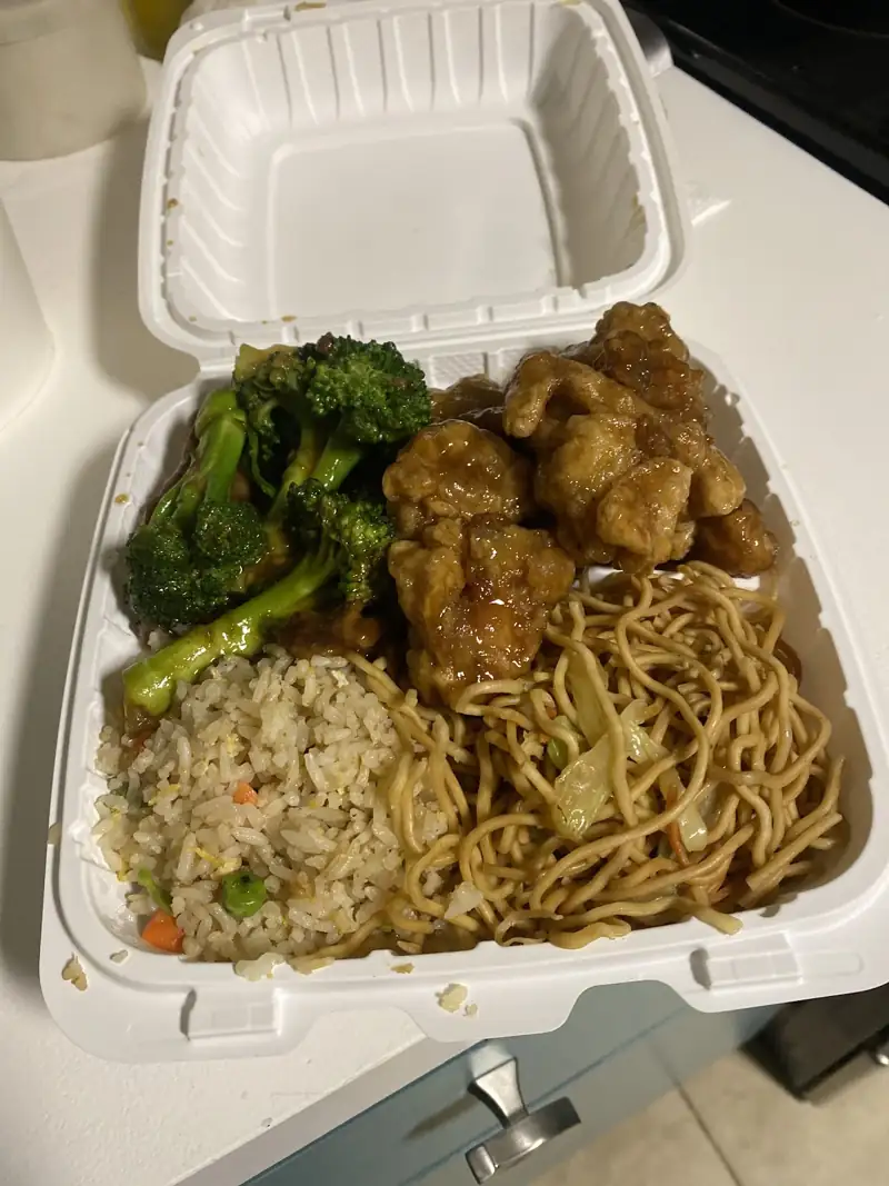Chicken & broccoli plate